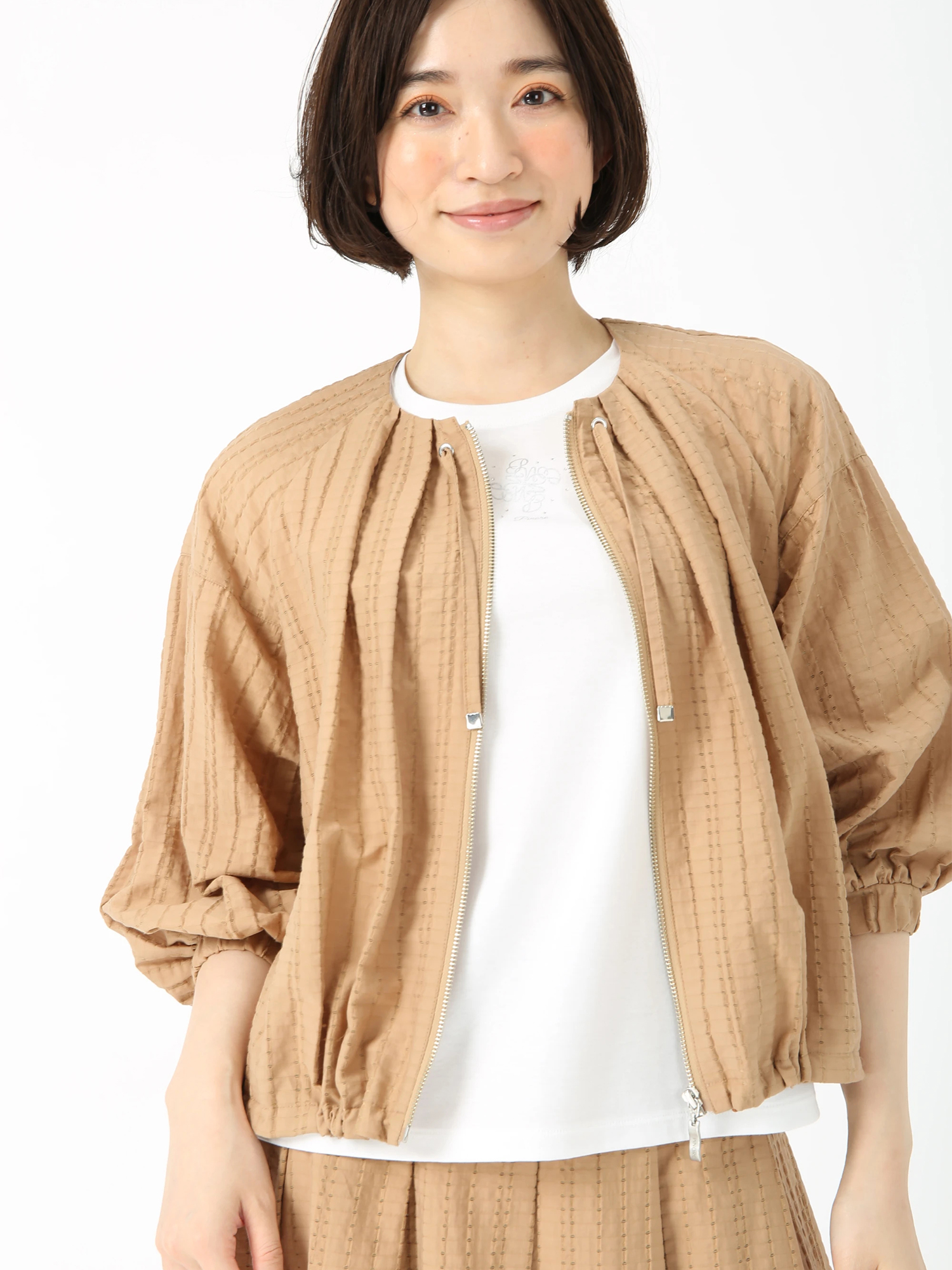 未使用　上質　PINORE 日本製　春夏ジャケット　ノーカラージャケット 未使用 上質 PINORE 日本製 春夏ジャケット ノーカラージャケット