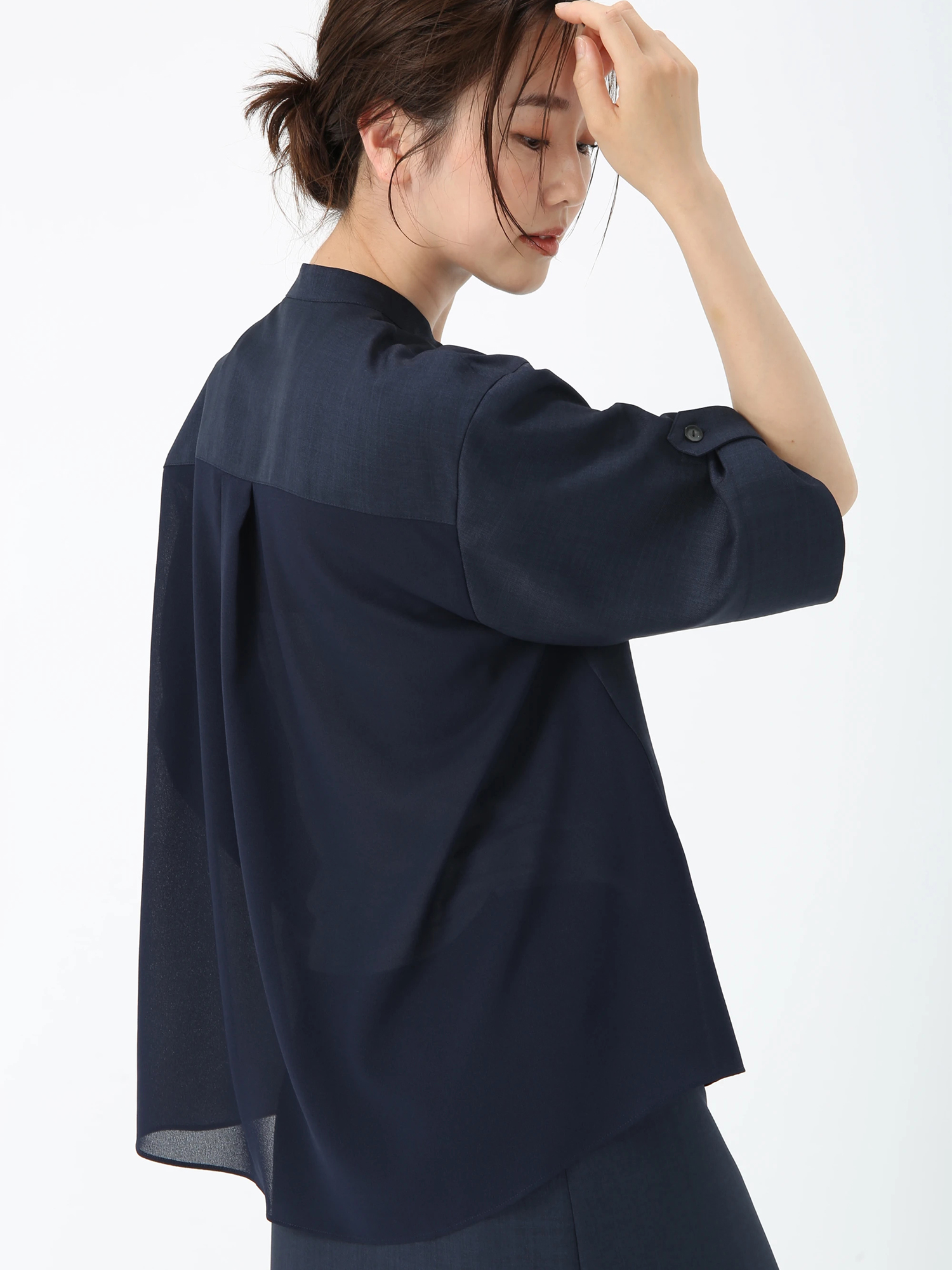 新品未使用✨ PINORE ピノーレ ブラウス　カットソー 総柄 PINORE(ピノーレ)｜ニット、ブラウス、カットソー アイテム一覧