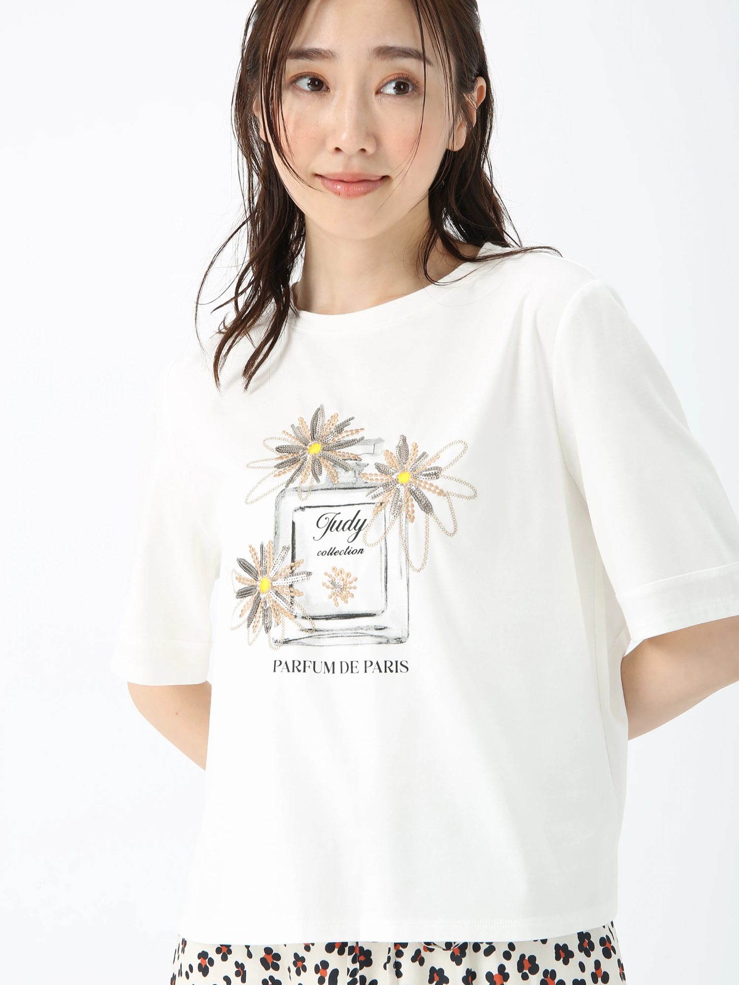 日本製】ラメパフューム Tシャツ プリントT 刺しゅう ｜ JUDY