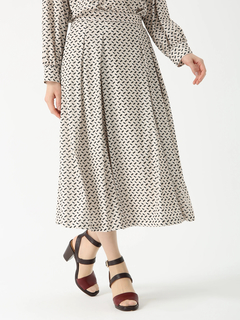 JUDY COLLECTION(ジュディコレクション) |【カタログ掲載】ステンドジオメ／ウィスパーフルールプリント スカート