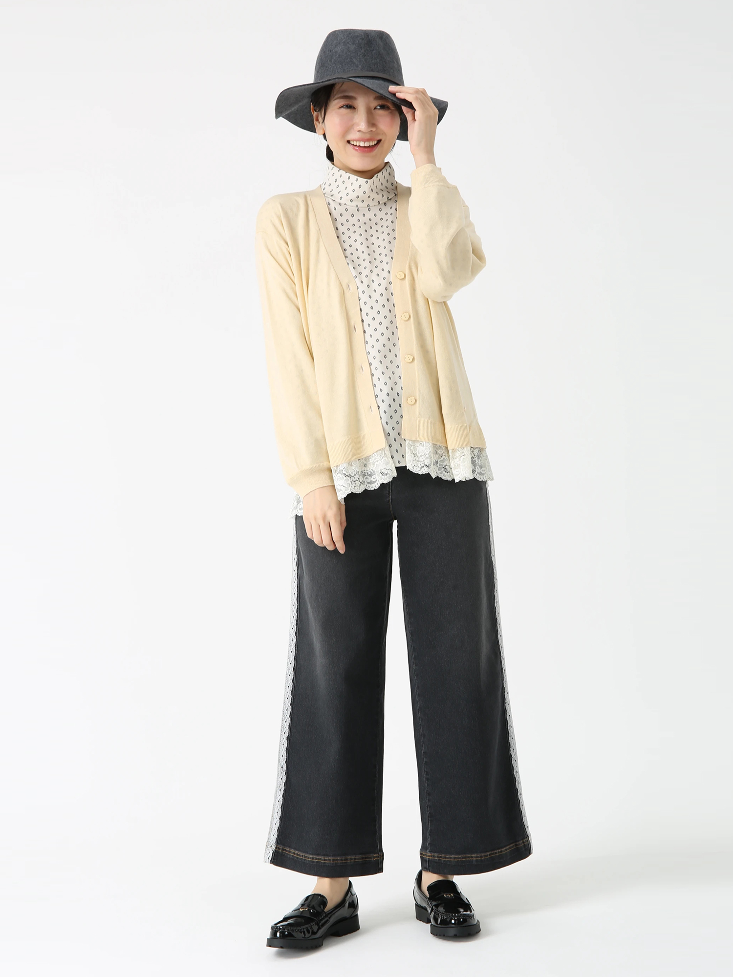 ビットウール 裾レース カーディガン ｜ JUDY COLLECTION（ジュディ
