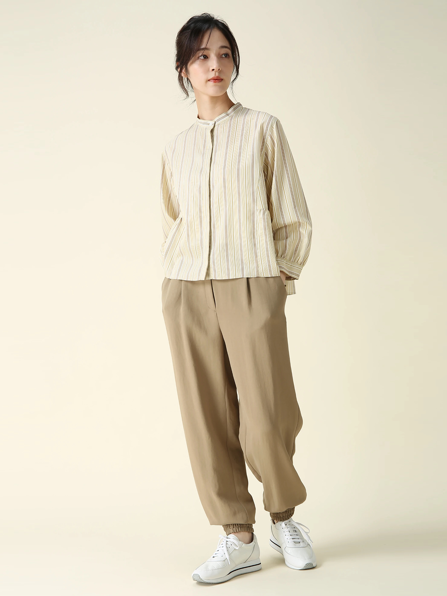 モラビト　パンツ　38 MORABITO - モラビト 美品 スラックス パンツ シルバー箔加工 38