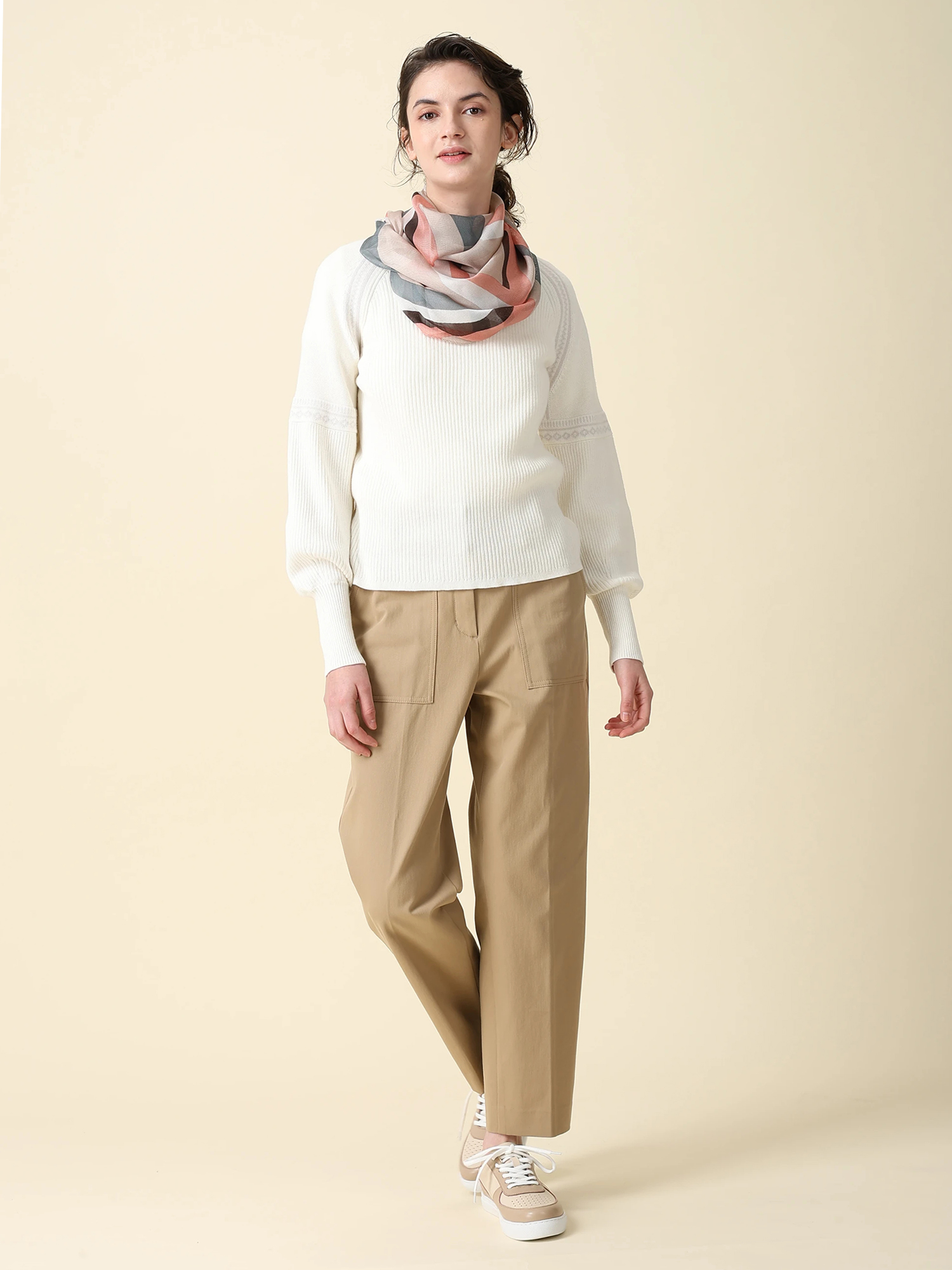 MORABITO BLANC モラビトブランデザインクルーニットとスペルパンツ