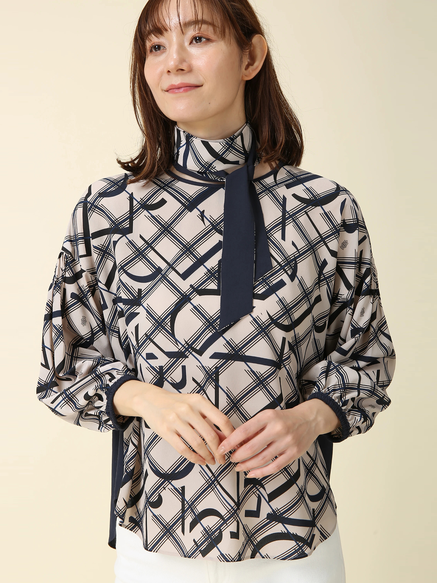 MORABITO BLANC モラビトブランロゴブラウス