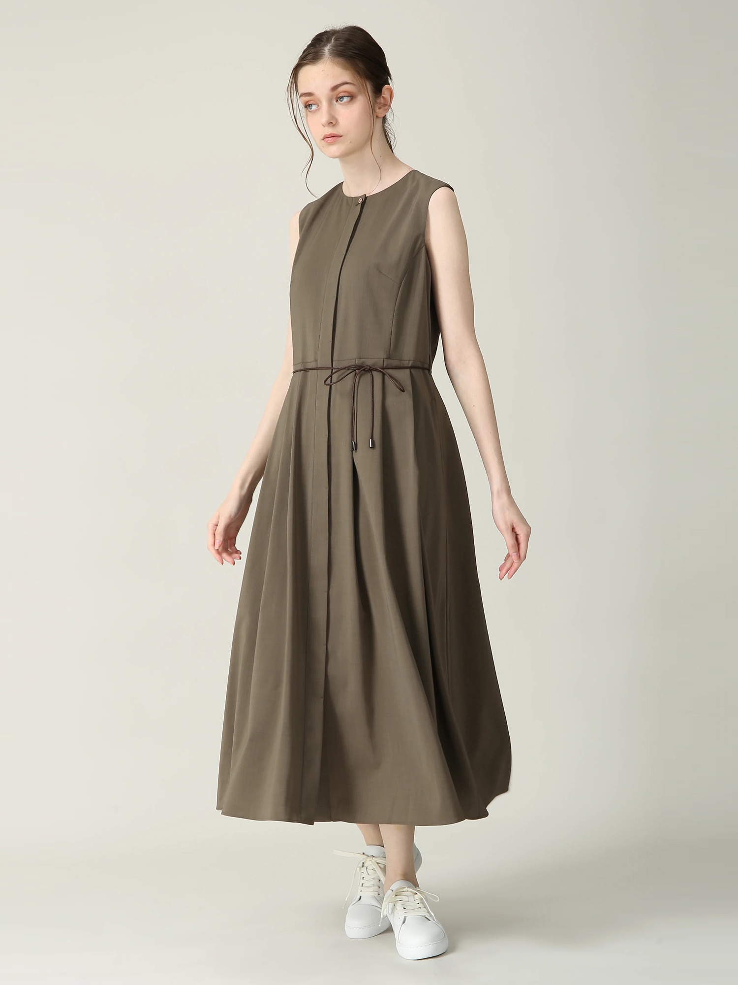 新品掲載モラビトMORABITO・BLANCワンピース9~11¥77.000 MORABITO BLANC〉Playful classic | モラビト | 大丸京都店公式