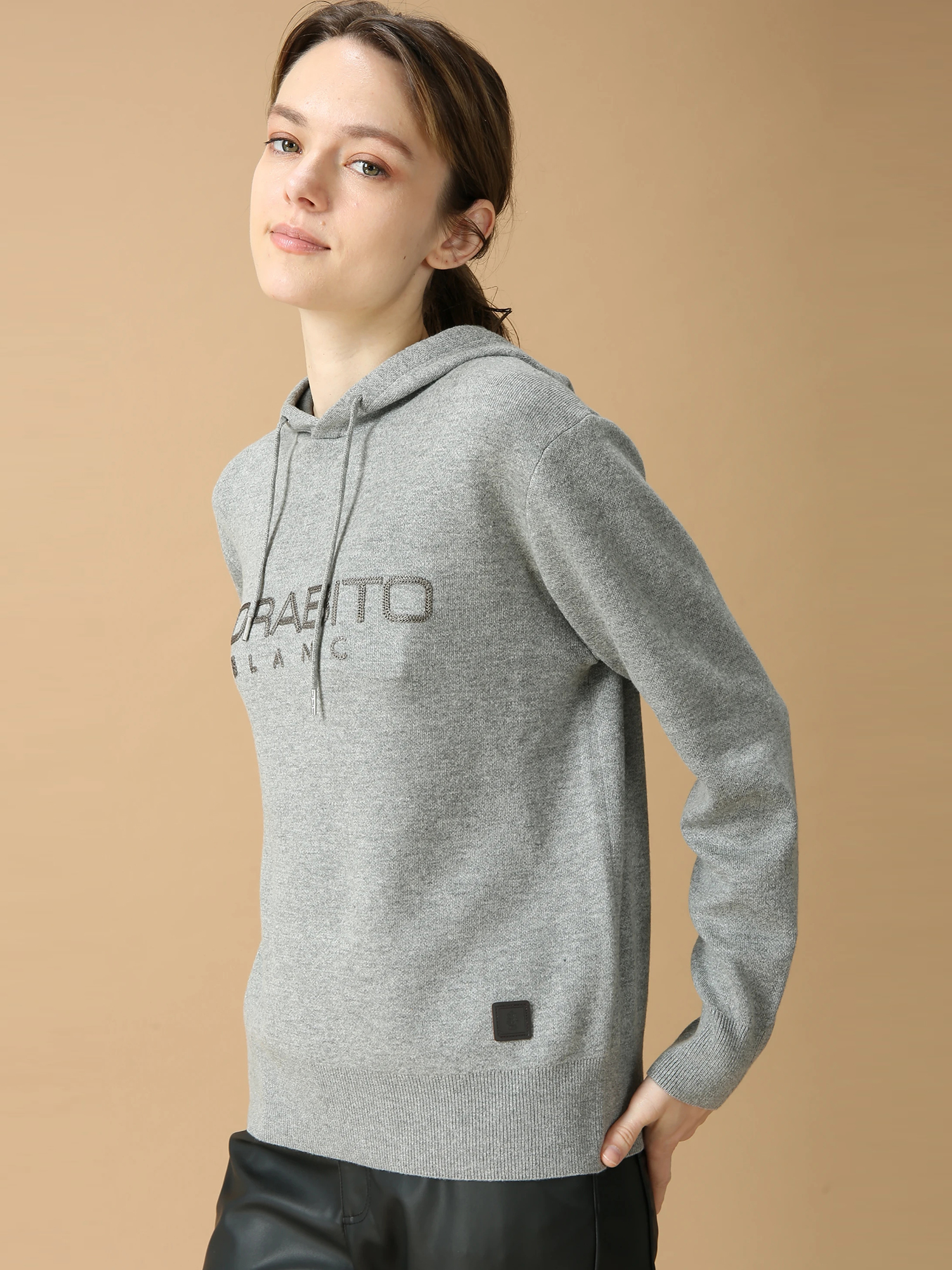 MORABITO*モラビト　グレージュ色　フード付きパーカー　トレーナー　38 MORABITO*モラビト グレージュ色 フード付きパーカー トレーナー 38