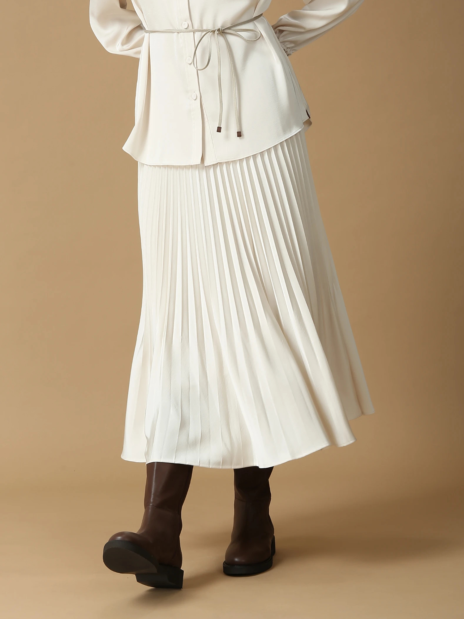 新品掲載モラビト MORABITO・BLANCスカート9ナチュラル¥40700 プルントサテン スカート ｜ MORABITO BLANC（モラビトブラン