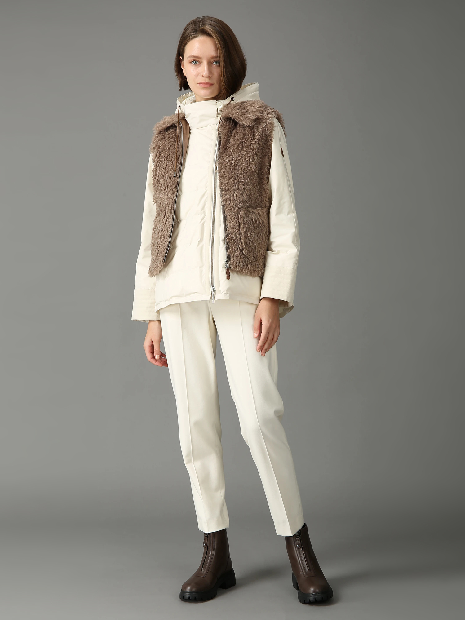 新品未使用 Rapha ラファ ジレ ベスト L ベージュ 薄茶 ラファ ラファ ブルベ インサレーティッド ジレ