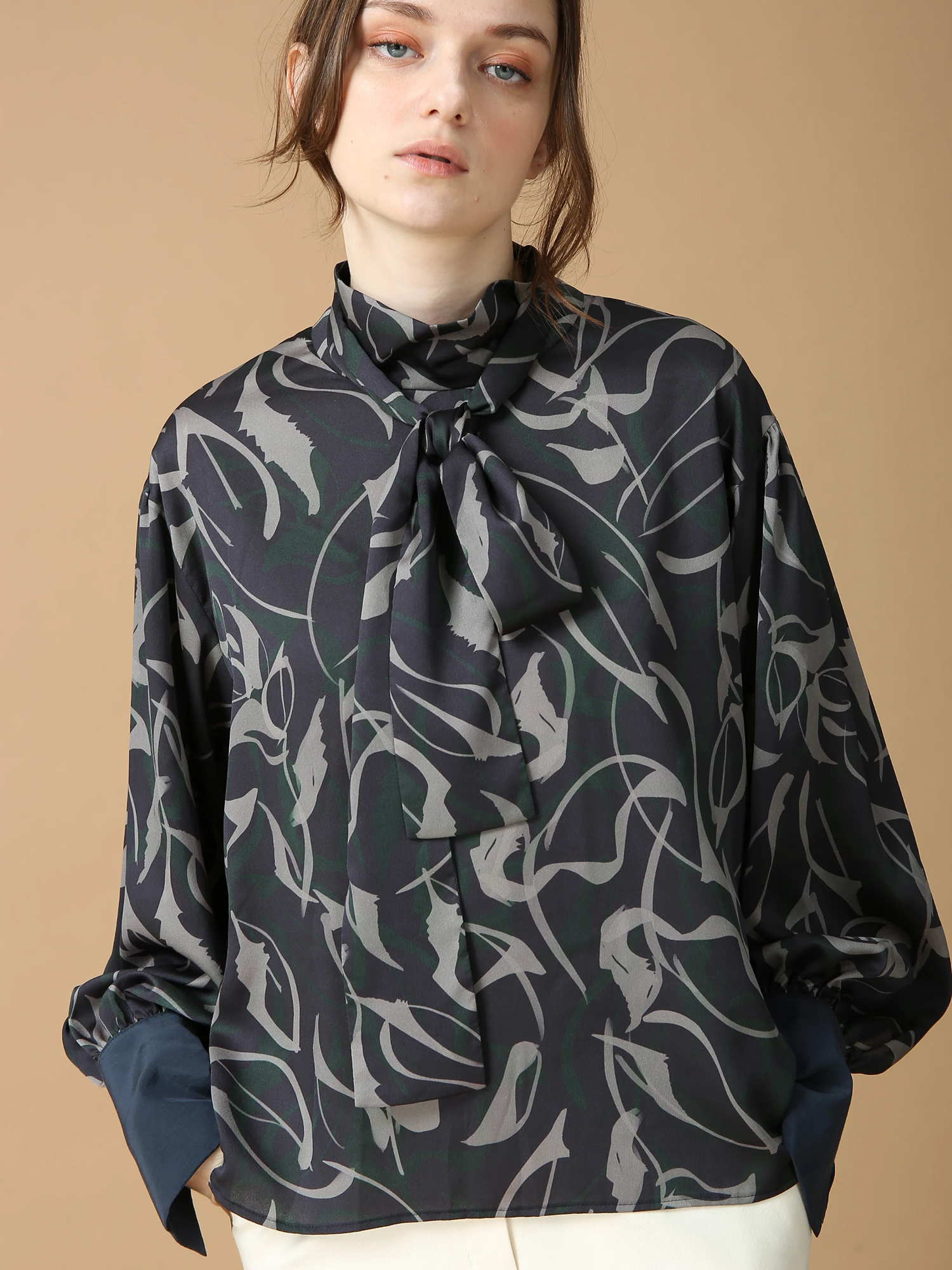 モラビトブラウス ジオメトリックプリントブラウス ｜ MORABITO BLANC（モラビト