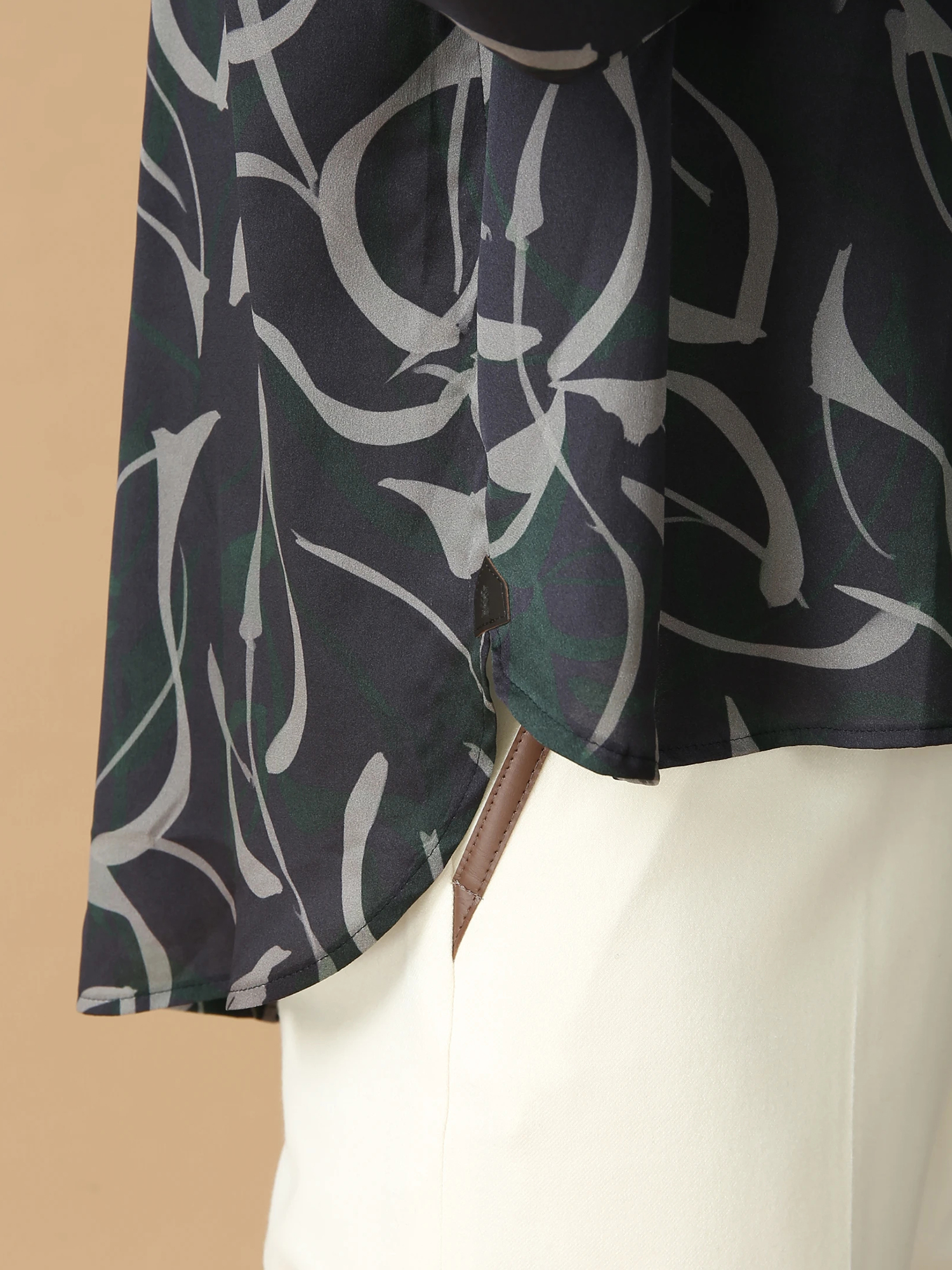 ジオメトリックプリントブラウス ｜ MORABITO BLANC（モラビト