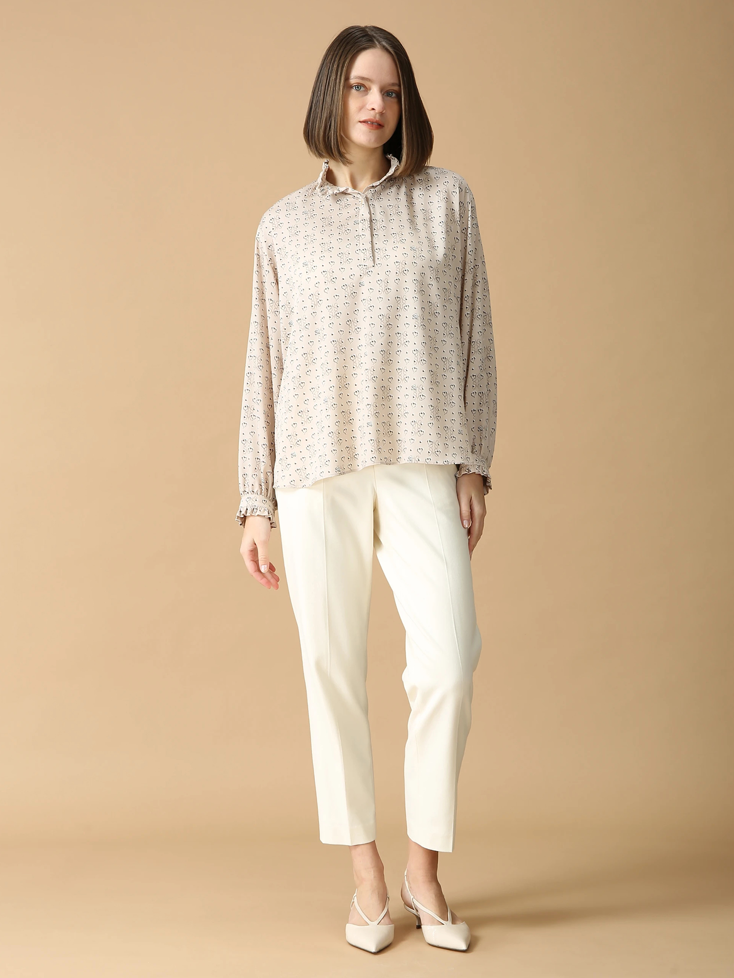 コツキロゴ プリント ブラウス シャツ ｜ MORABITO BLANC（モラビト