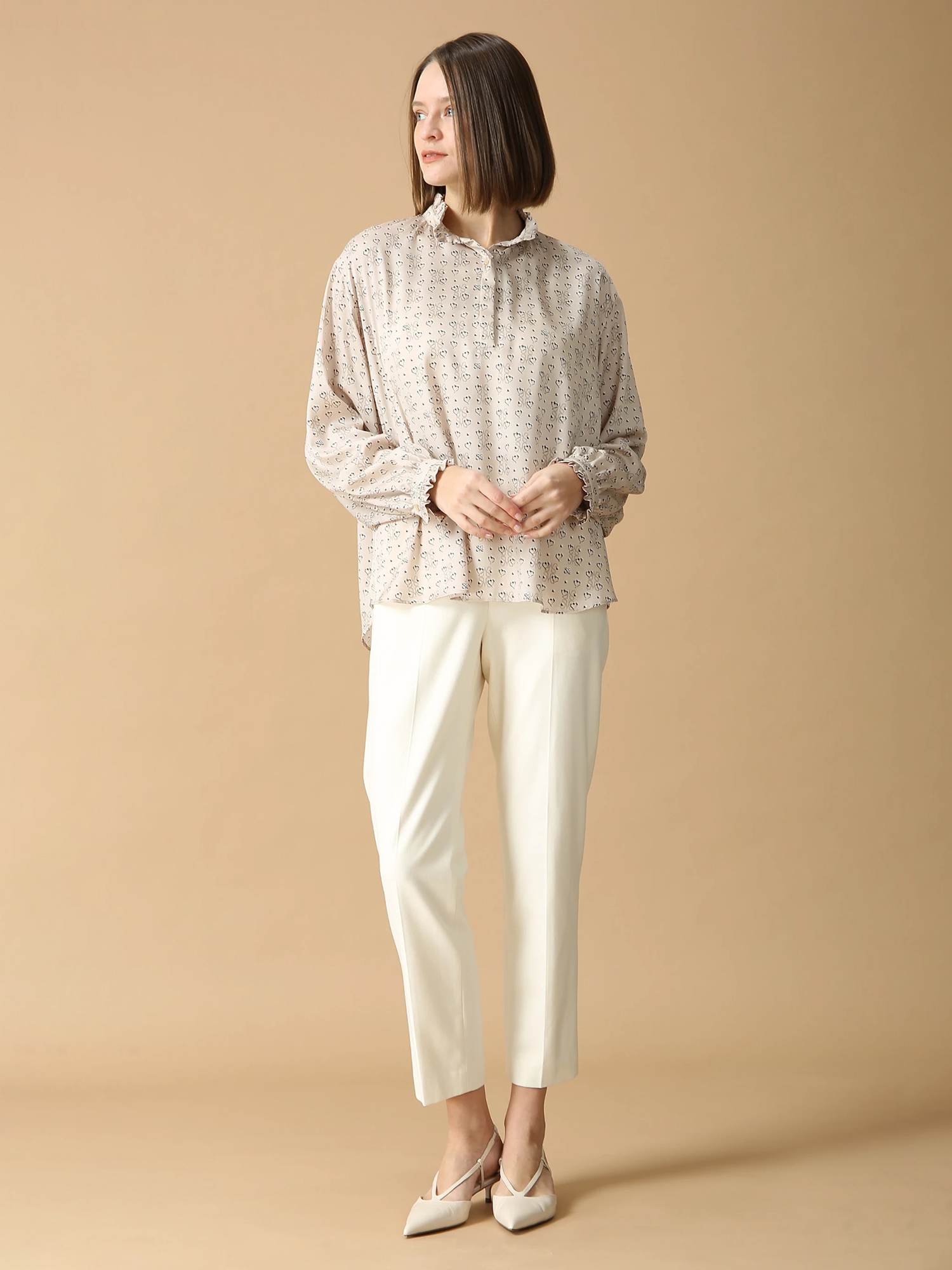 コツキロゴ プリント ブラウス シャツ ｜ MORABITO BLANC（モラビト