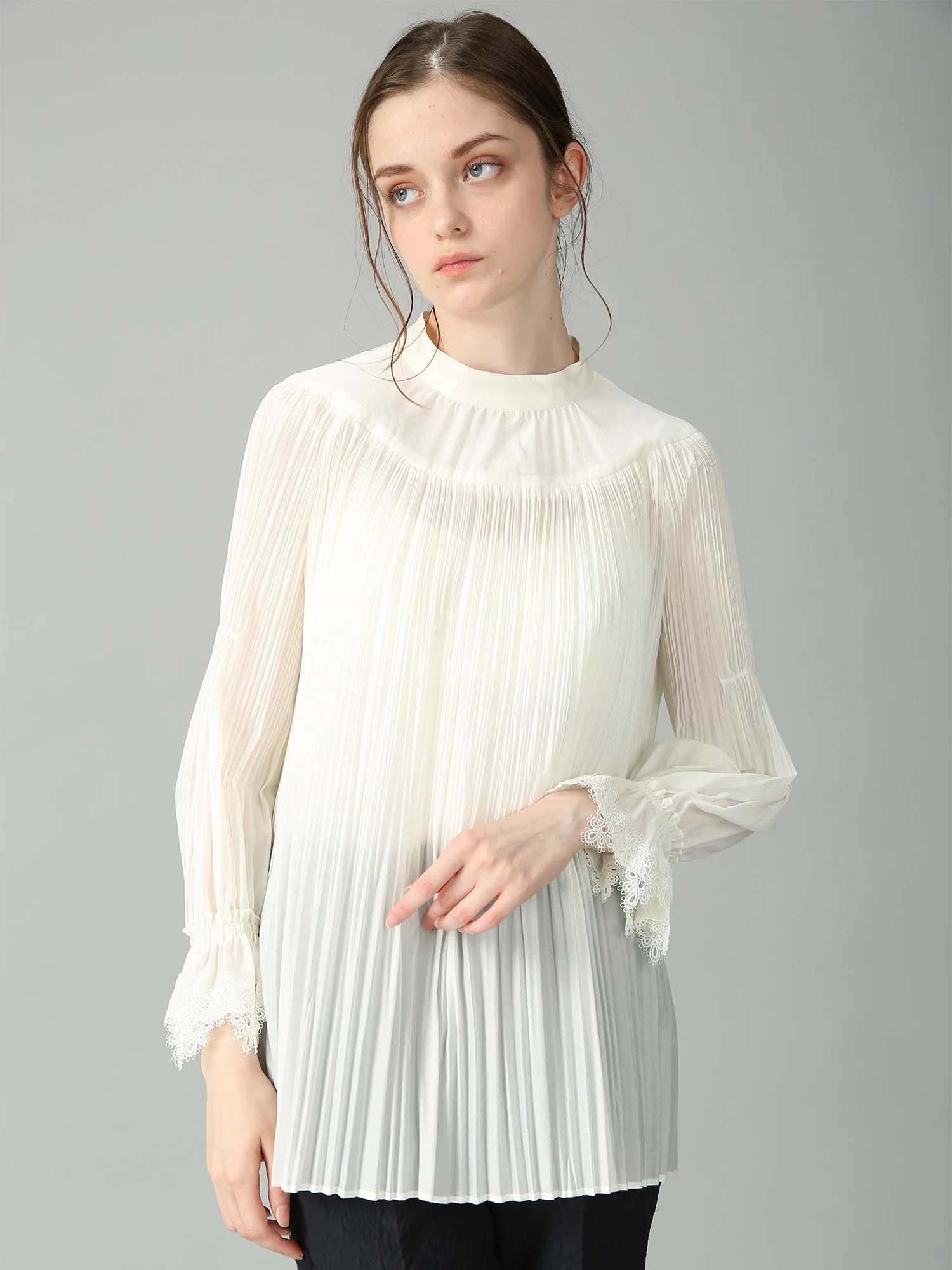 モラビトスペル ニットプルオーバー MORABITO SPELL(モラビトスペル