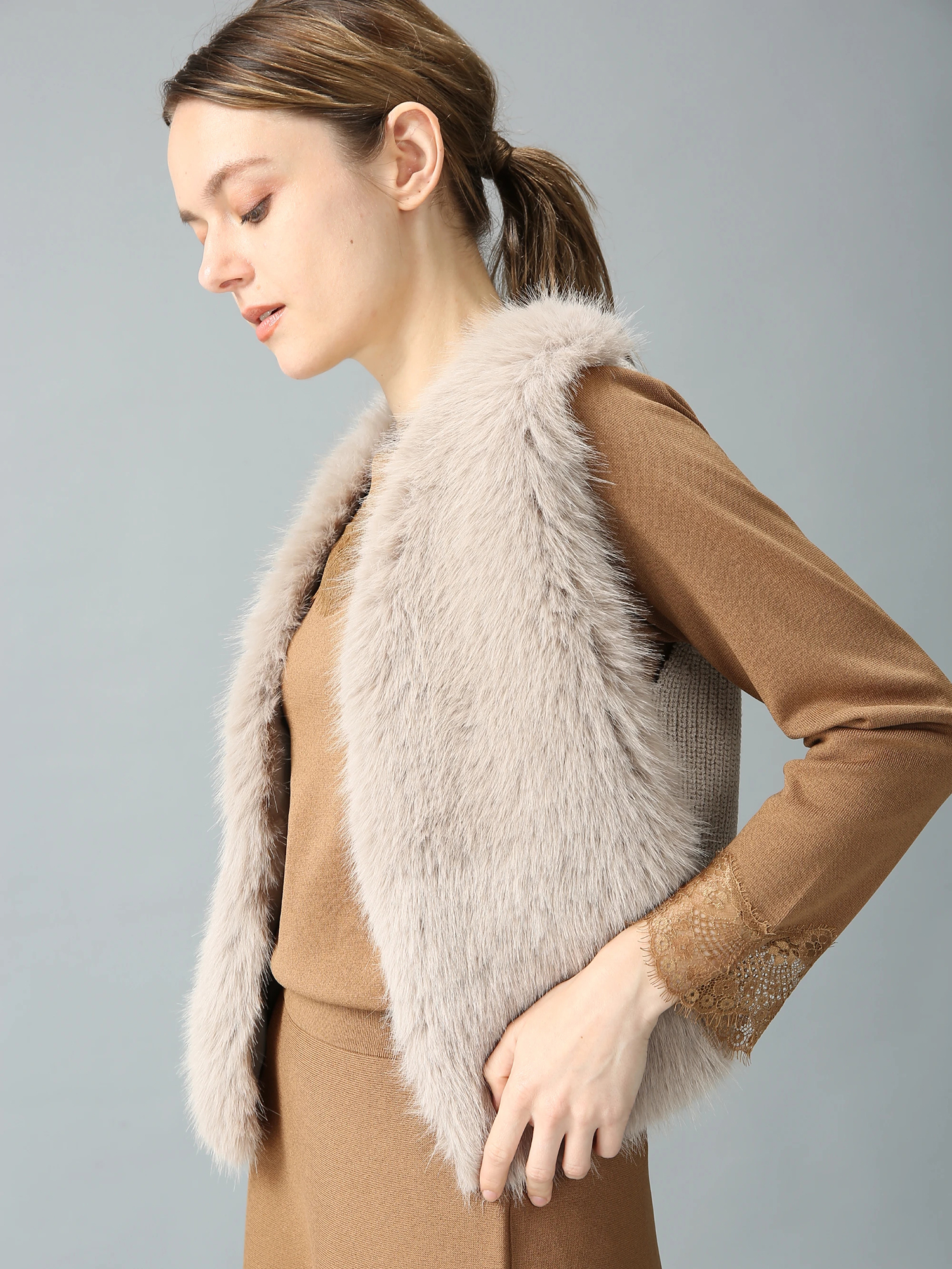 モラビト　ジレ新品 エクラ掲載】 ダブルニードルファー ベスト ジレ ｜ MORABITO