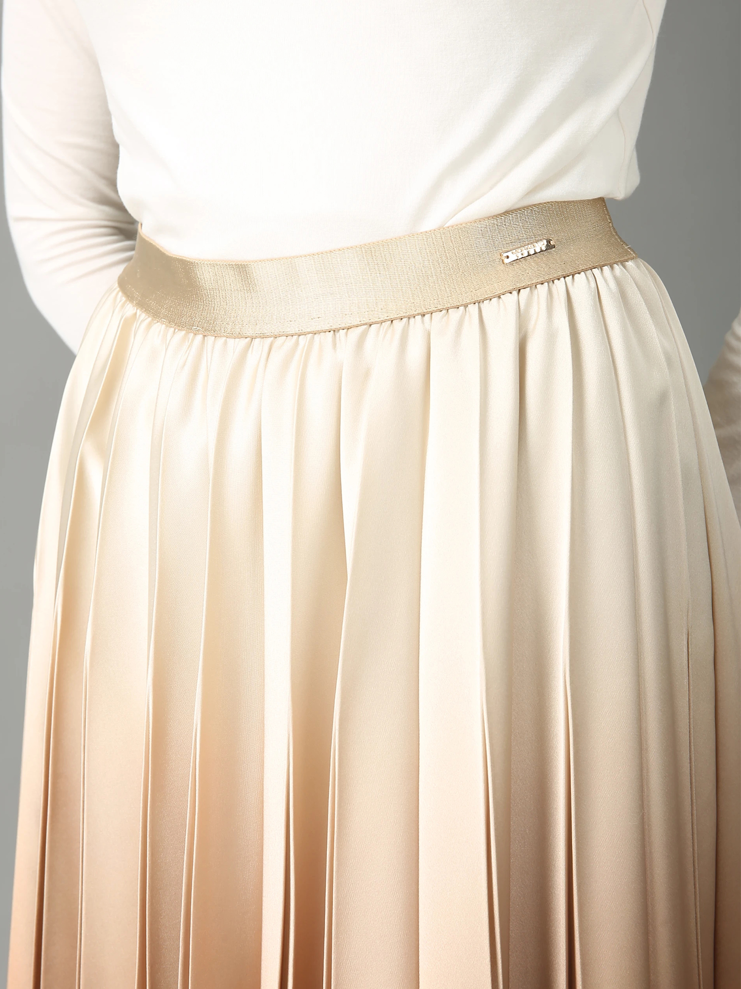 MORABITO BLANC モラビト プリーツ スカート ゴールド 38 MORABITO BLANC モラビト プリーツ スカート ゴールド 38