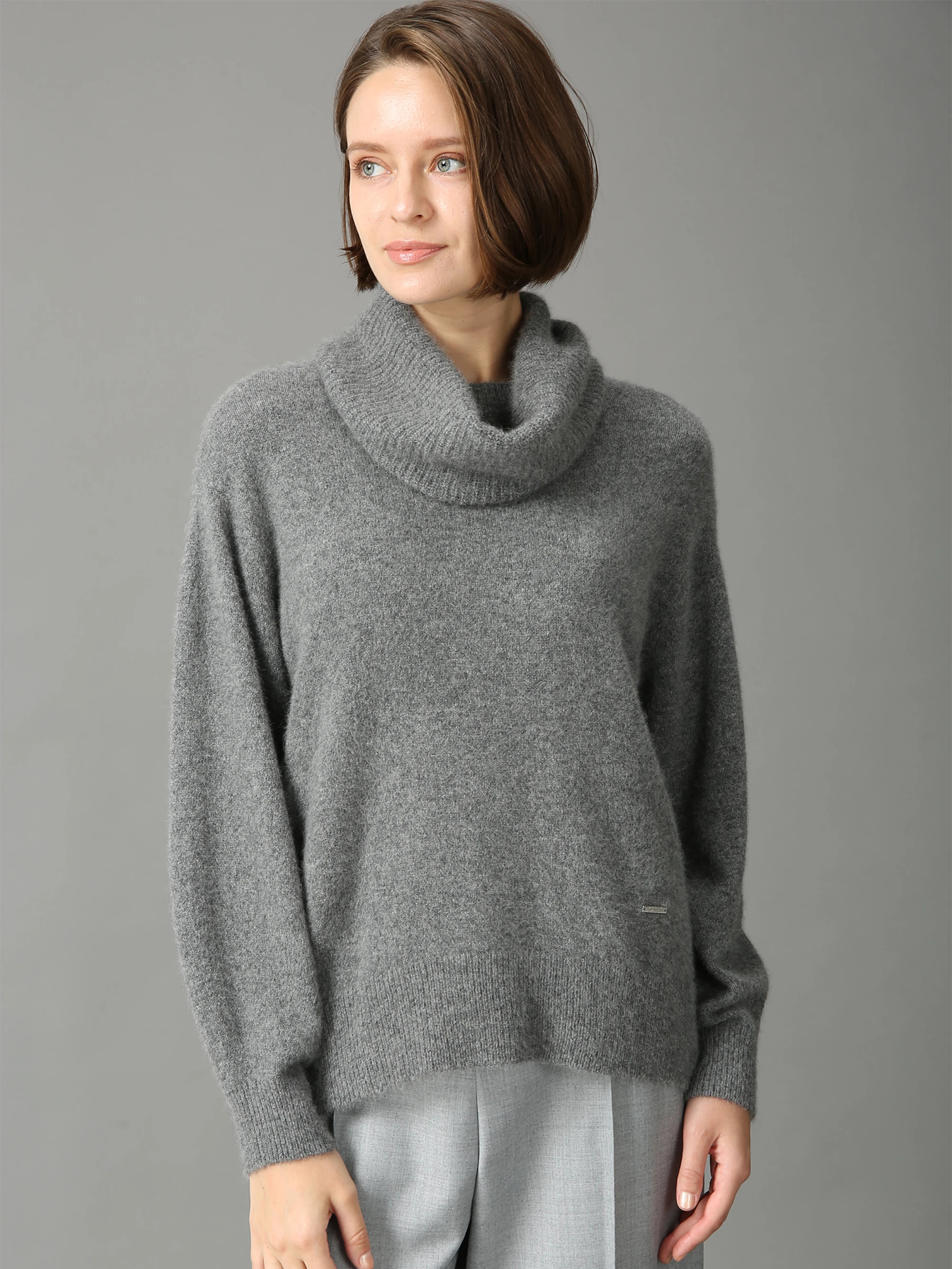 美品✨MORABITO モラビト グレー タートルネック セーター　ニット　40 エクラ掲載】 ダーウィン スヌード付き ウール/フォックス ニット