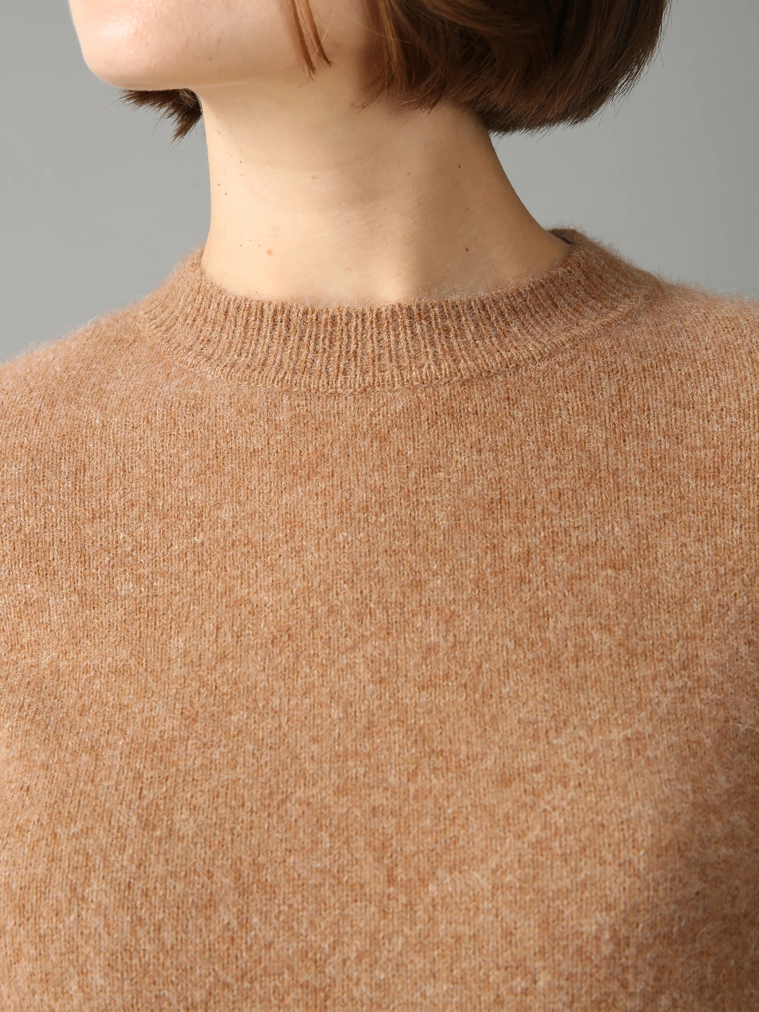 モラビトブラン　フード付きニットセーター　新品未使用【¥64900】　ベージュ モラビトブラン フード付きニットセーター 新品未使用【¥64900