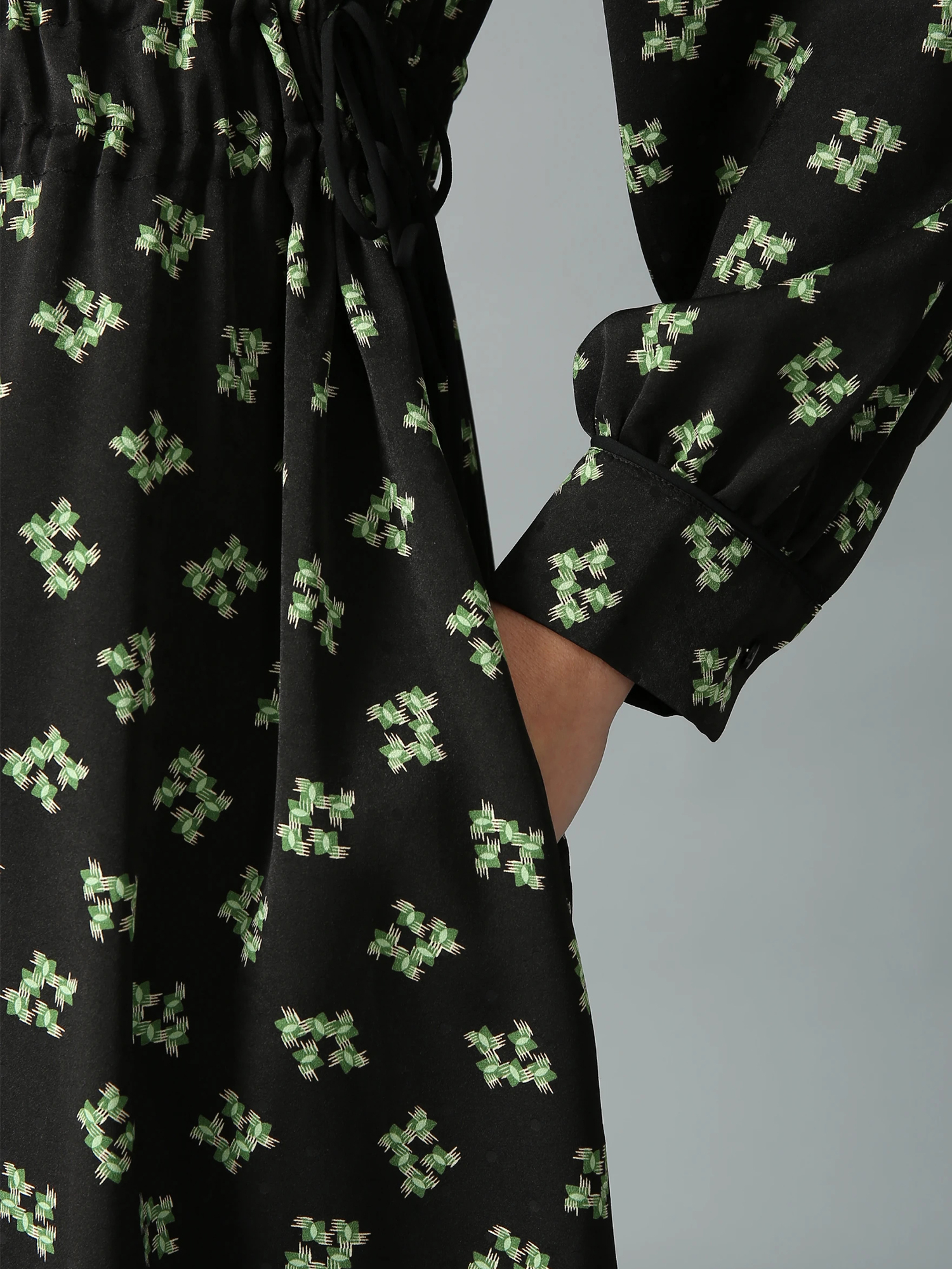 新品・97,900円☆MORABITO SPELL/プリントワンピース ・40 ジオメプリントワンピース ｜ MORABITO SPELL（モラビトスペル）｜.K