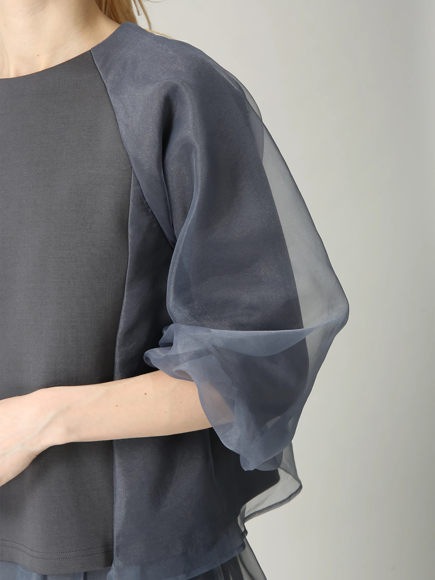 ソフトオーガンジープルオーバー ｜ MORABITO SPELL（モラビトスペル