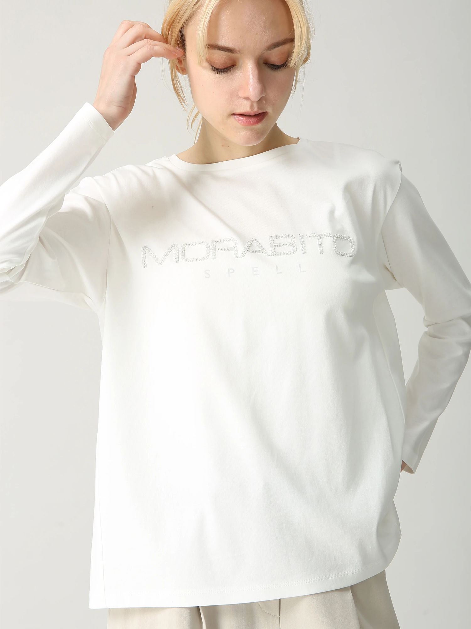 モラビトスペル コットンスムースプルオーバー（モラビトロゴ刺繡） ｜ MORABITO SPELL