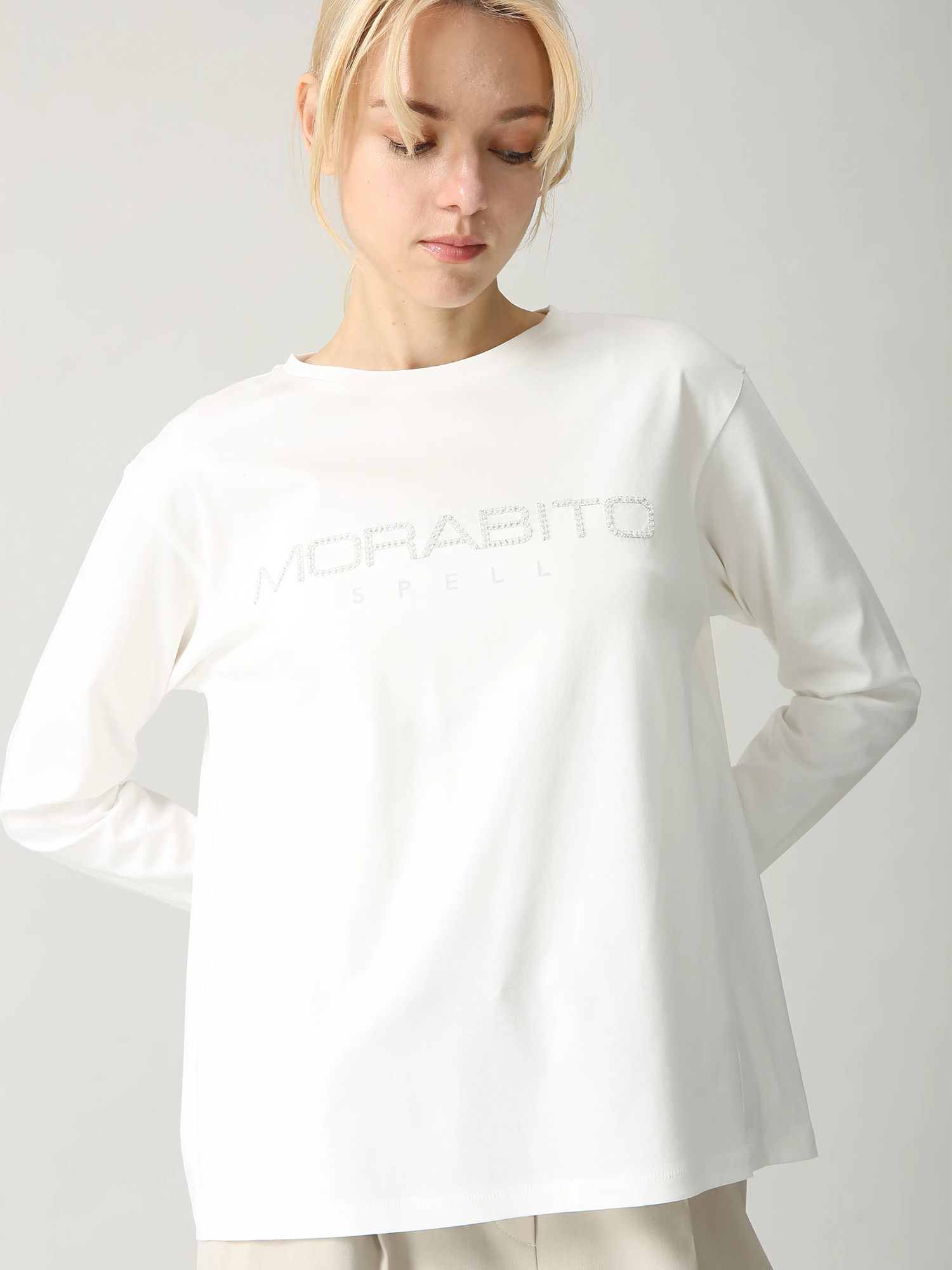 モラビトスペル コットンスムースプルオーバー（モラビトロゴ刺繡） ｜ MORABITO SPELL