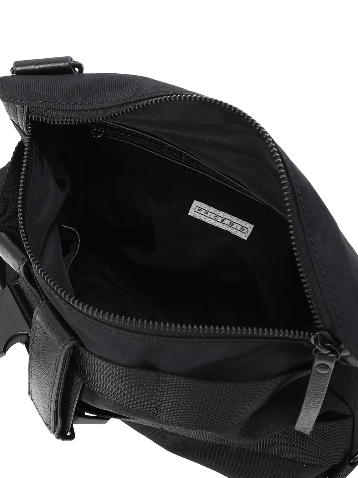 PRIDE BIS 黒のレザーショルダーバッグ BIS PRIDE ショルダーバッグ 